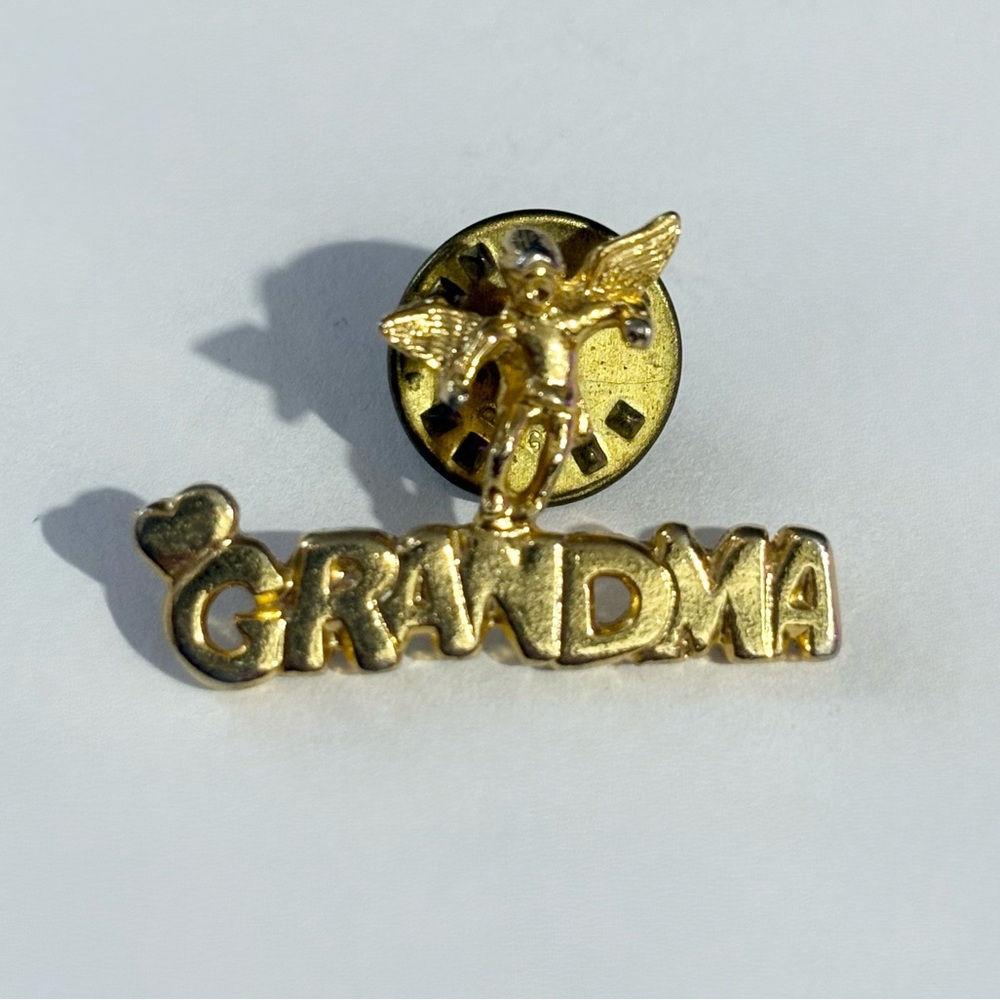 Golden Toned Cherub Angel Grandma Lapel Pin